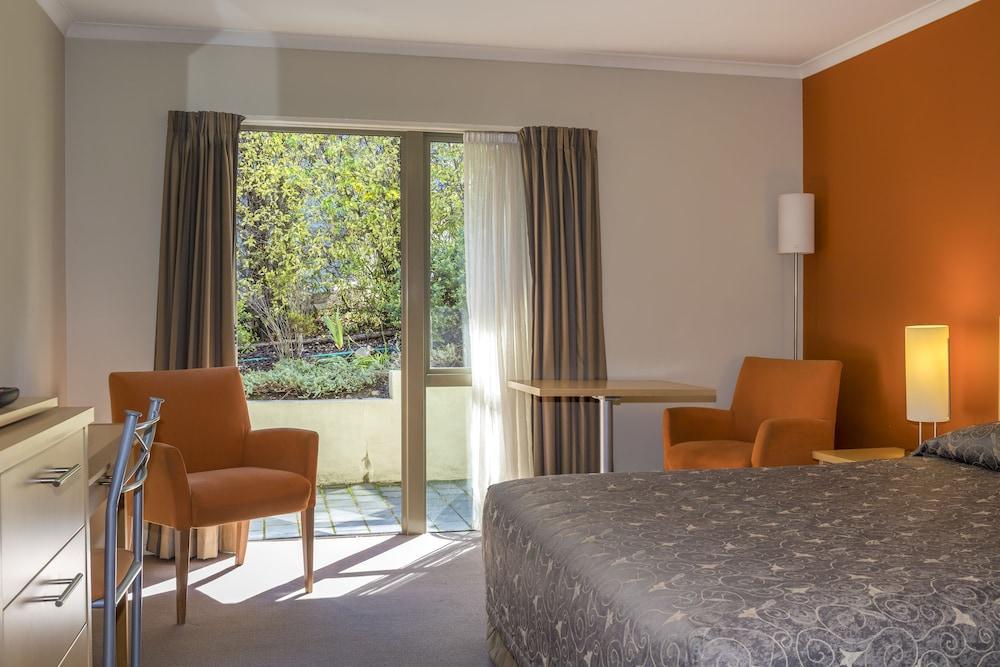 Queenstown Motel Apartments (Adults Only) Екстер'єр фото
