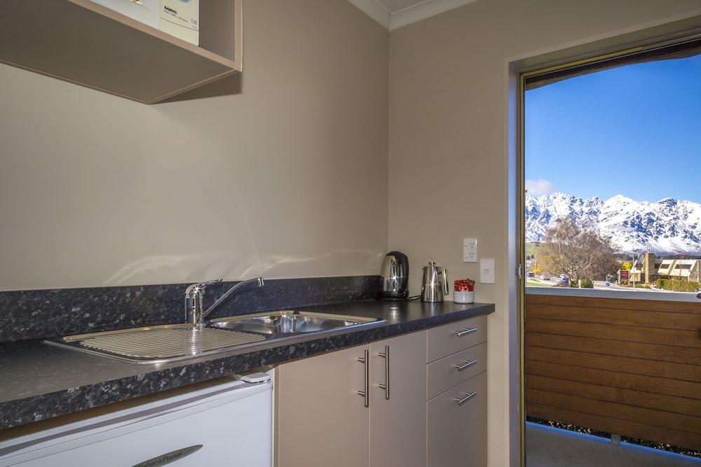 Queenstown Motel Apartments (Adults Only) Екстер'єр фото