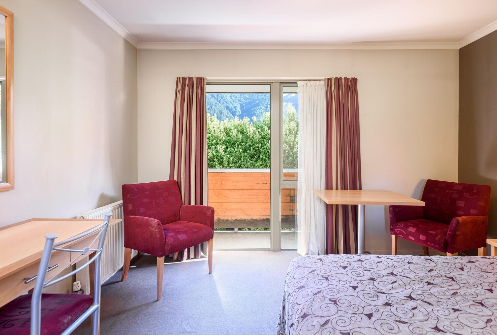 Queenstown Motel Apartments (Adults Only) Екстер'єр фото