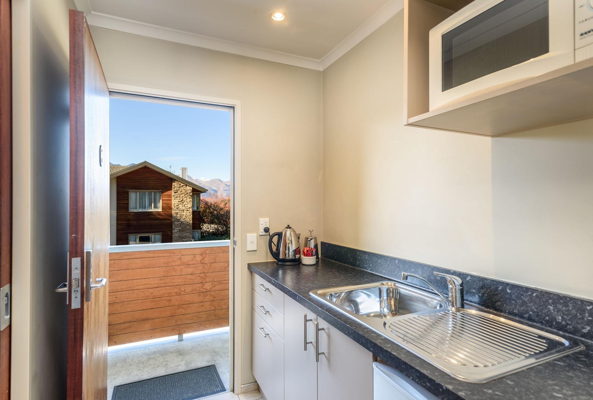 Queenstown Motel Apartments (Adults Only) Екстер'єр фото