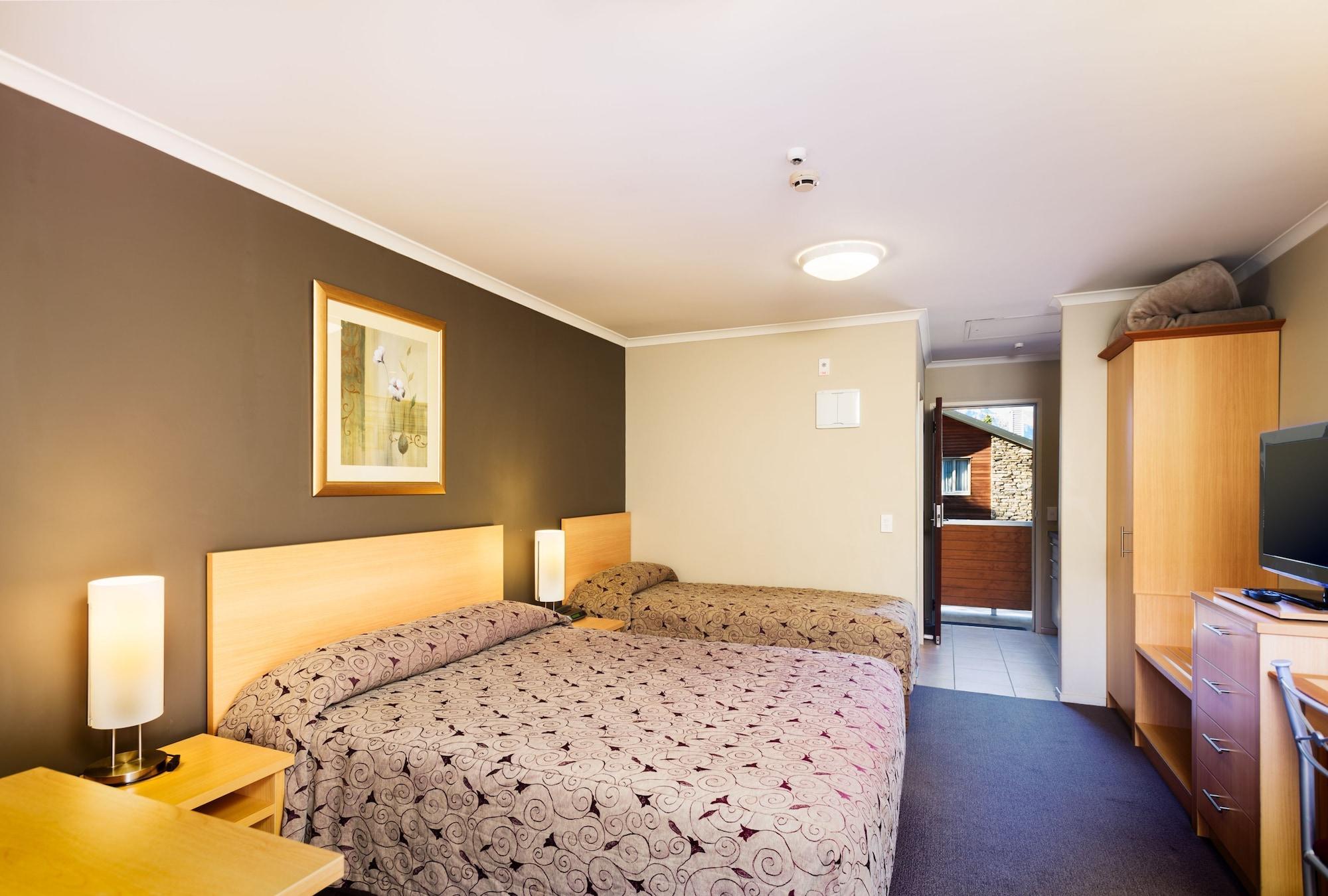 Queenstown Motel Apartments (Adults Only) Екстер'єр фото