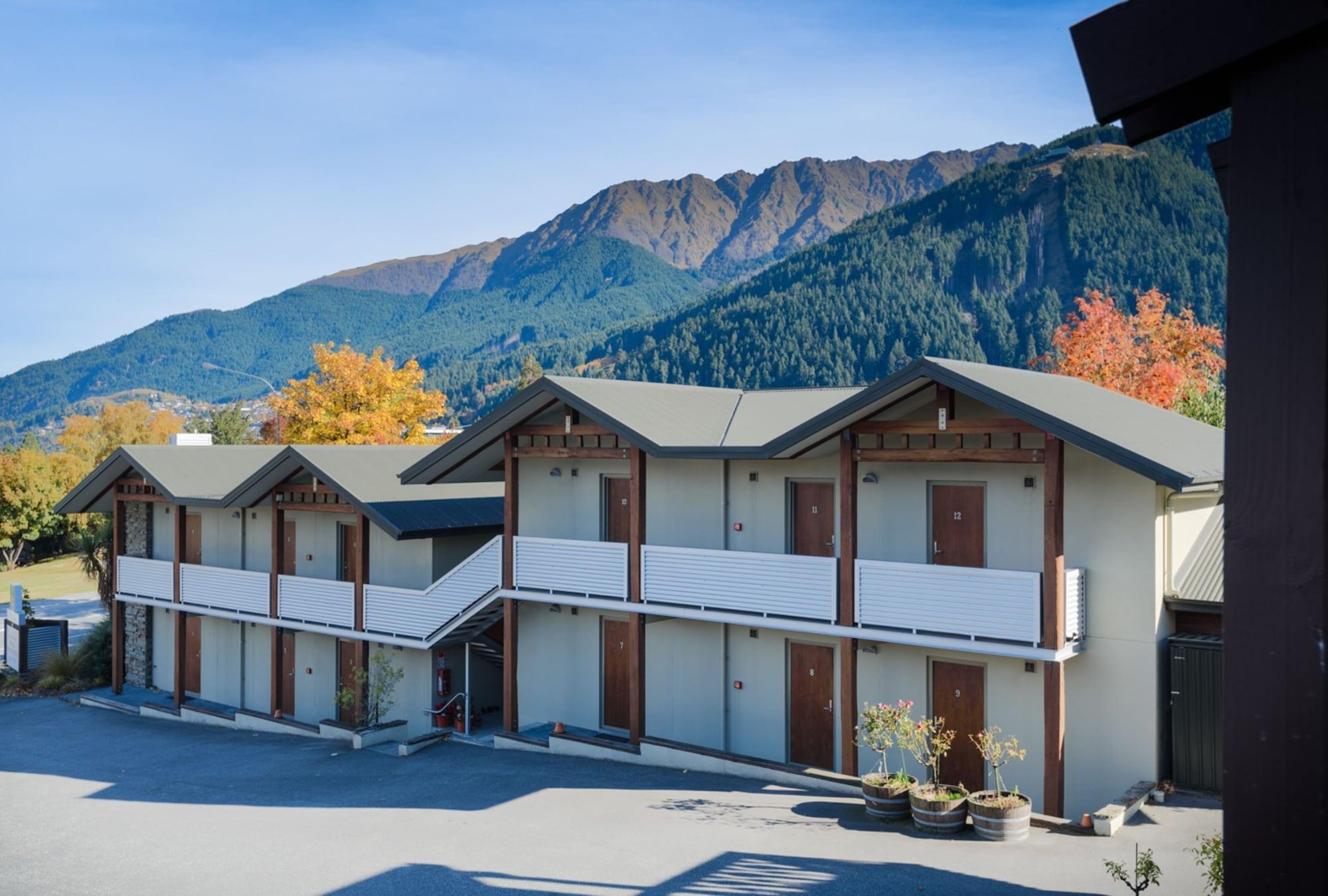 Queenstown Motel Apartments (Adults Only) Екстер'єр фото