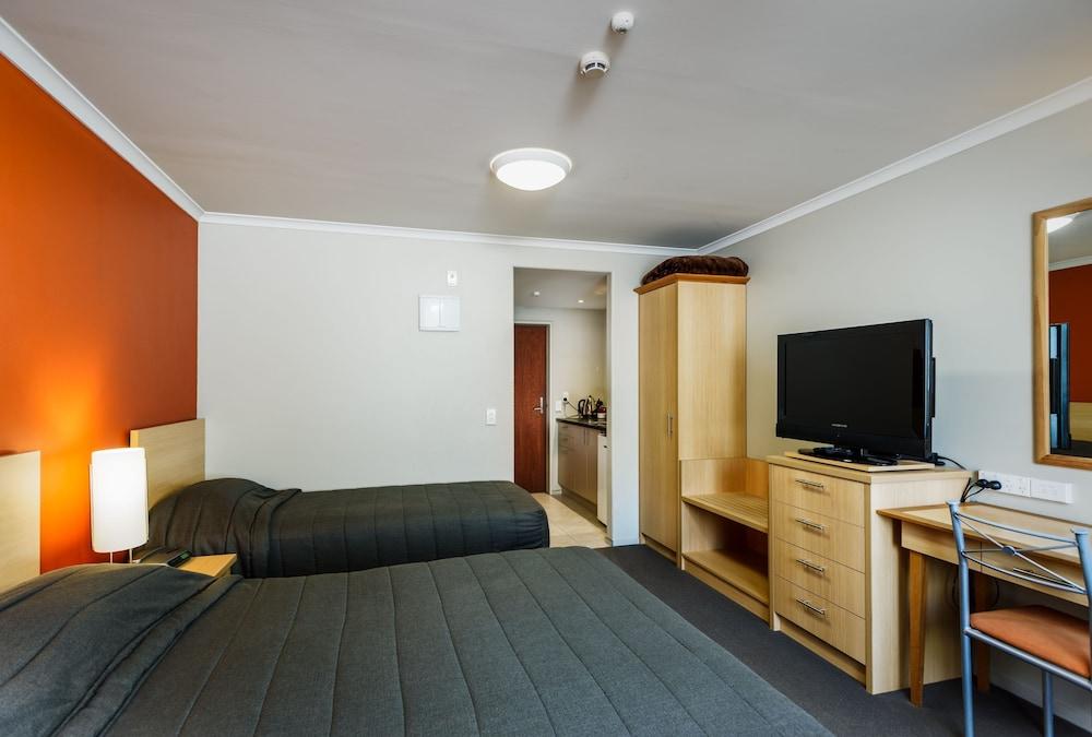 Queenstown Motel Apartments (Adults Only) Екстер'єр фото