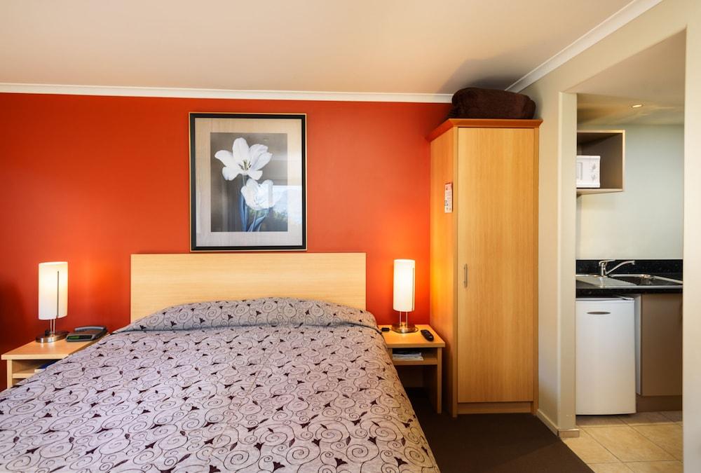 Queenstown Motel Apartments (Adults Only) Екстер'єр фото