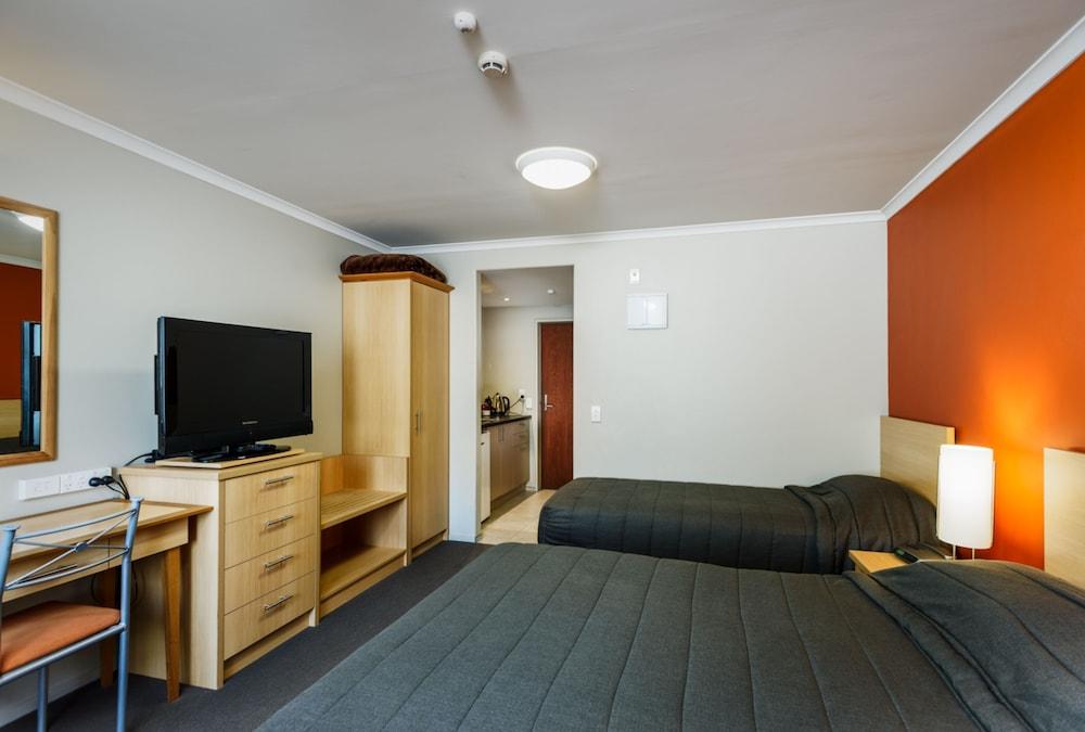 Queenstown Motel Apartments (Adults Only) Екстер'єр фото