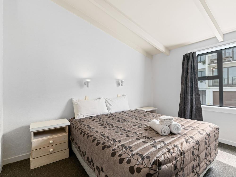Queenstown Motel Apartments (Adults Only) Екстер'єр фото