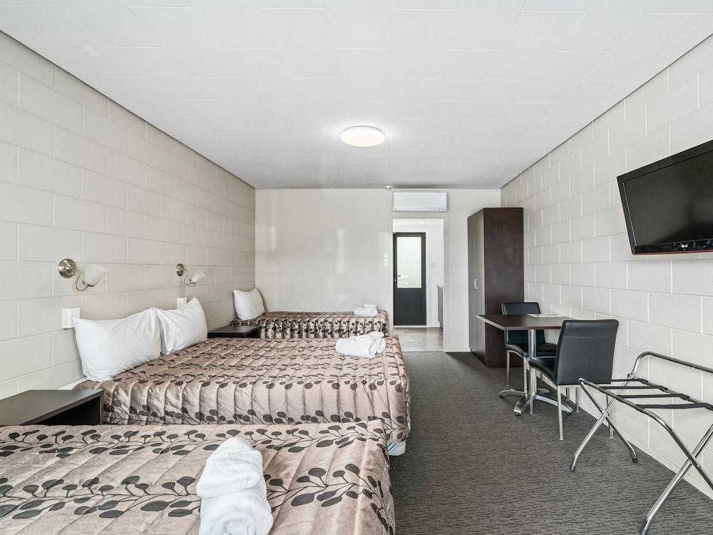 Queenstown Motel Apartments (Adults Only) Екстер'єр фото